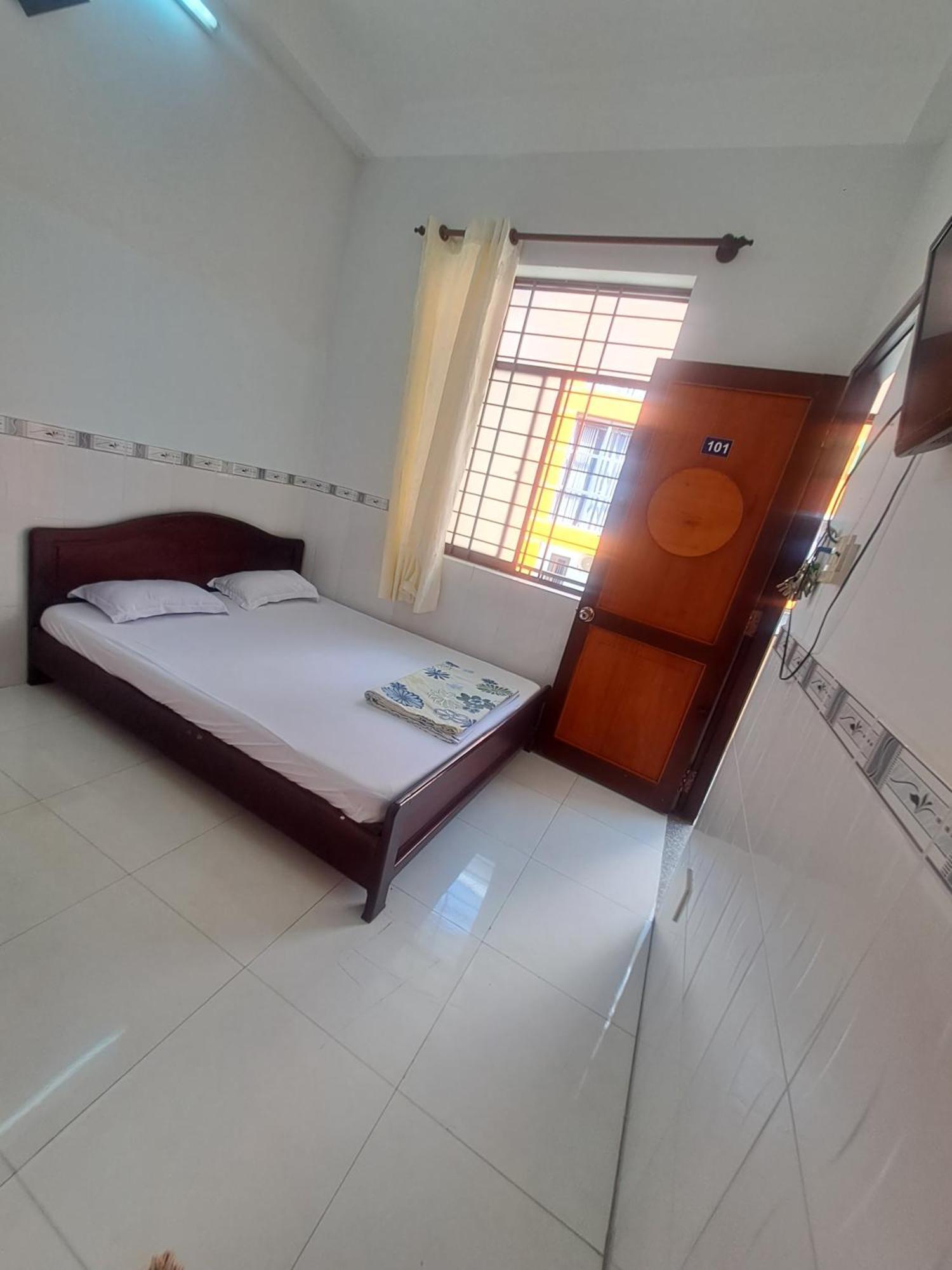 Nha Nghi Nam Phuong Bed & Breakfast ฮาเตียน ภายนอก รูปภาพ